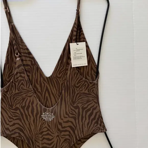 Acacia Bodywear Tavira Lining Bodysuit - Neutral Mares - V-Neck - Minimal Cut - Picture 7 of 10